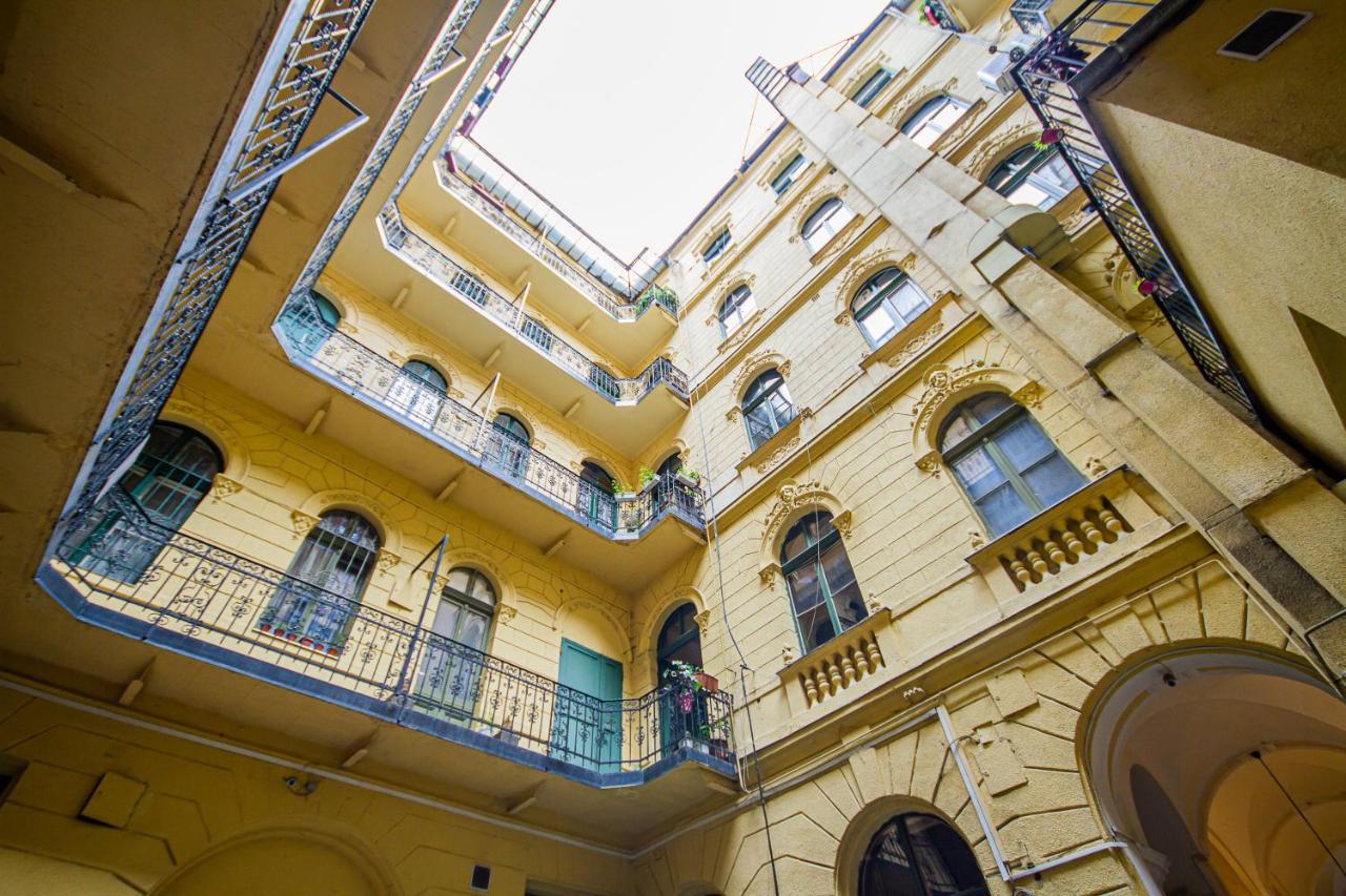 Urania Apartment Budapest Bagian luar foto